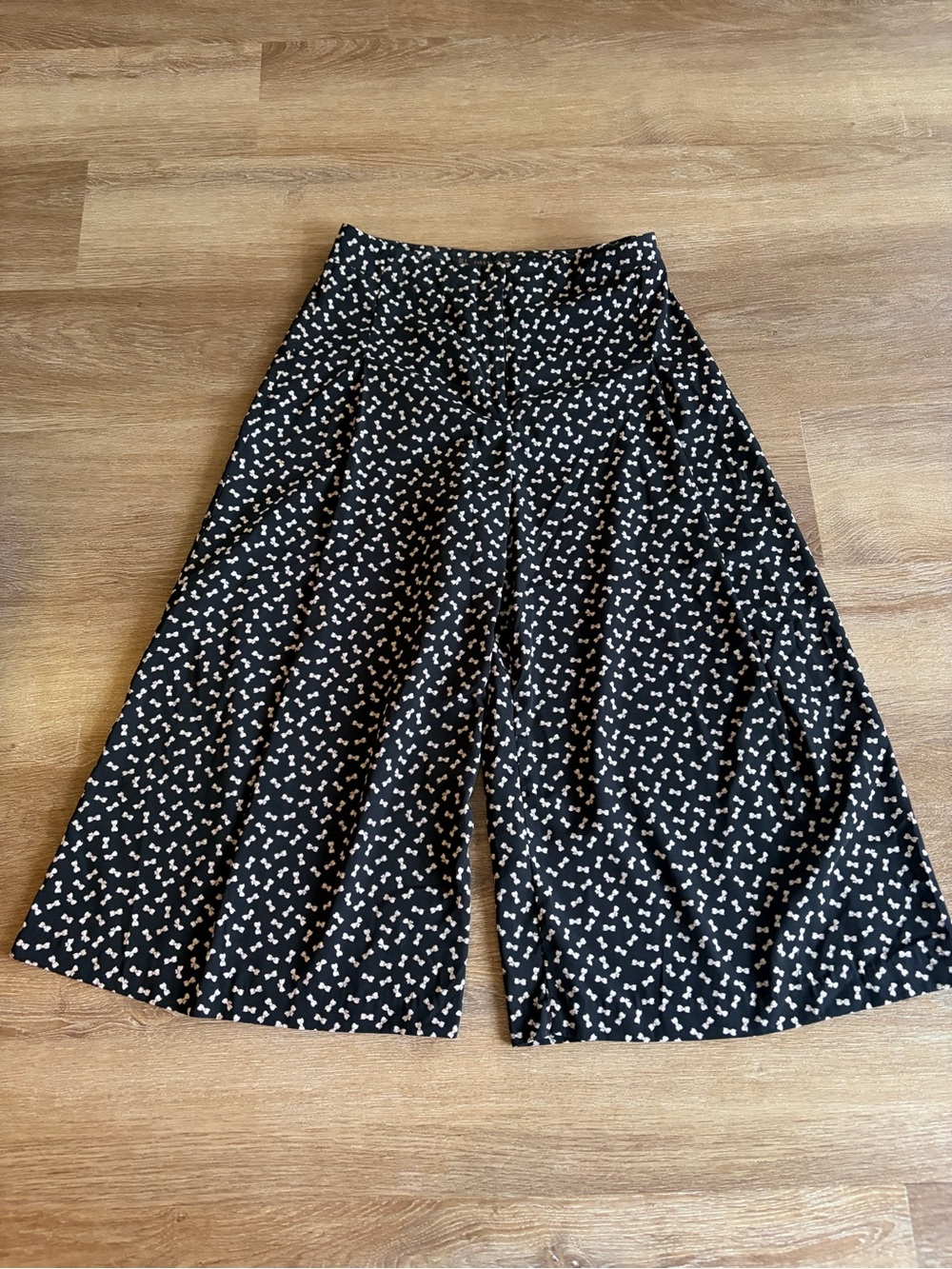 Black Printed Wide-Leg Coulottes